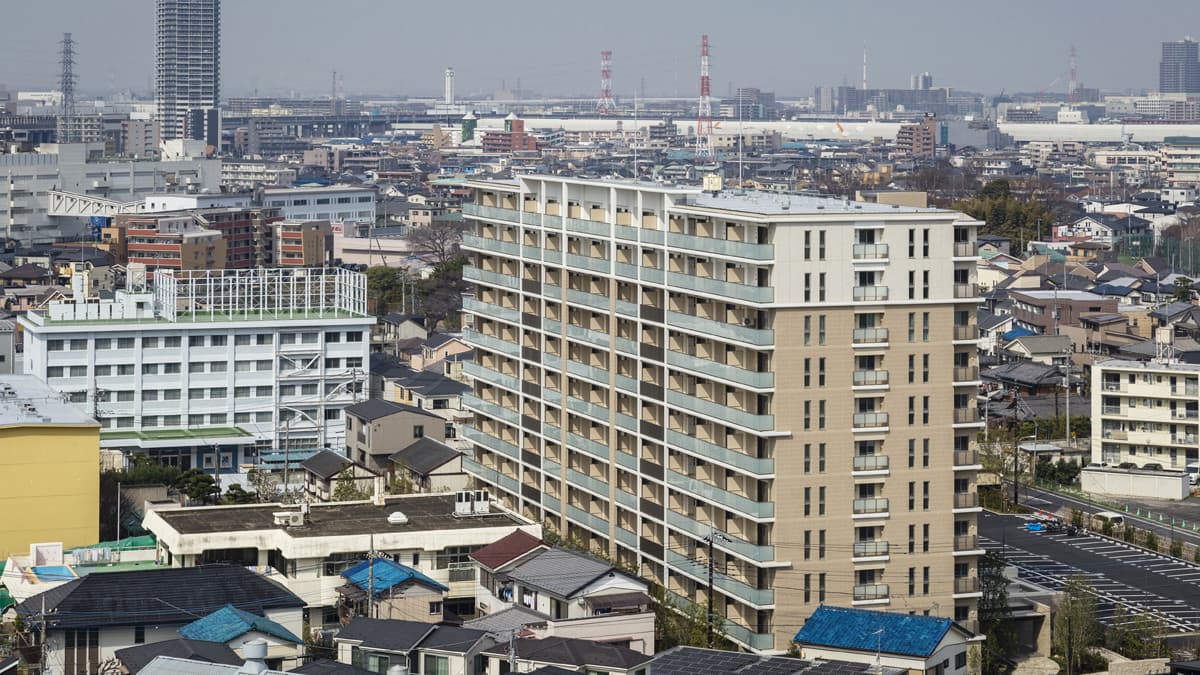 街並と外観全景