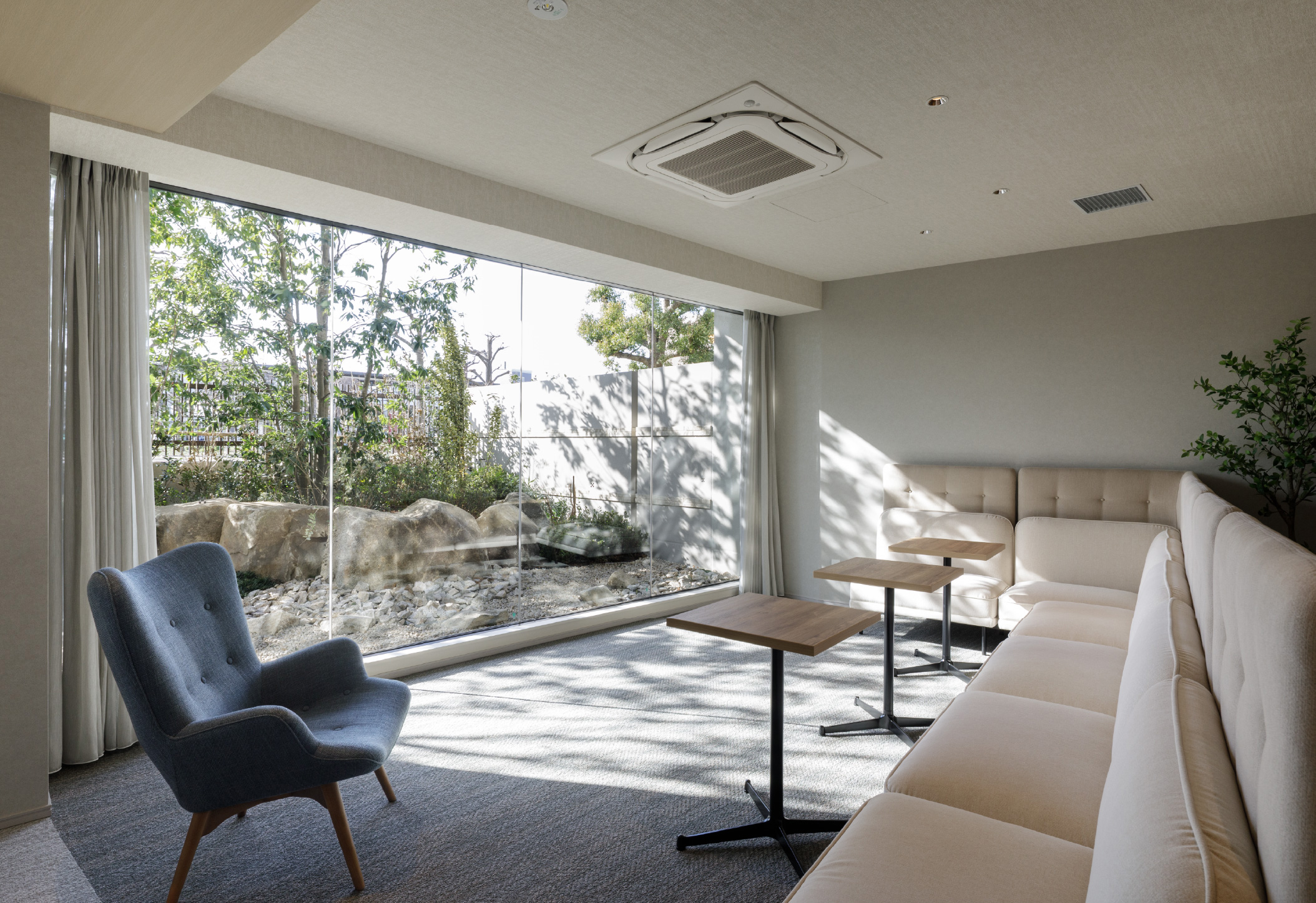 Multi Lounge