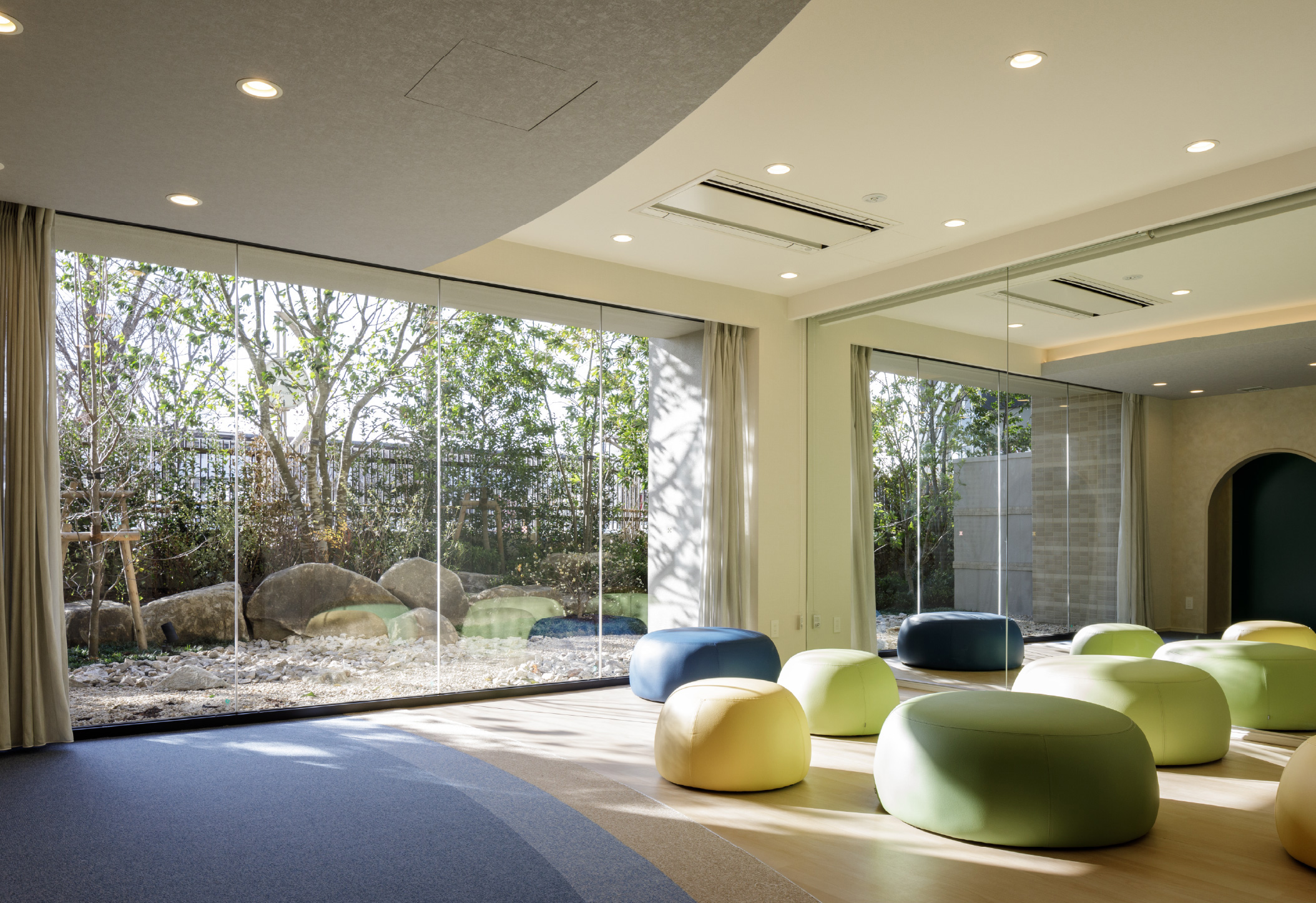 Kids Play Lounge