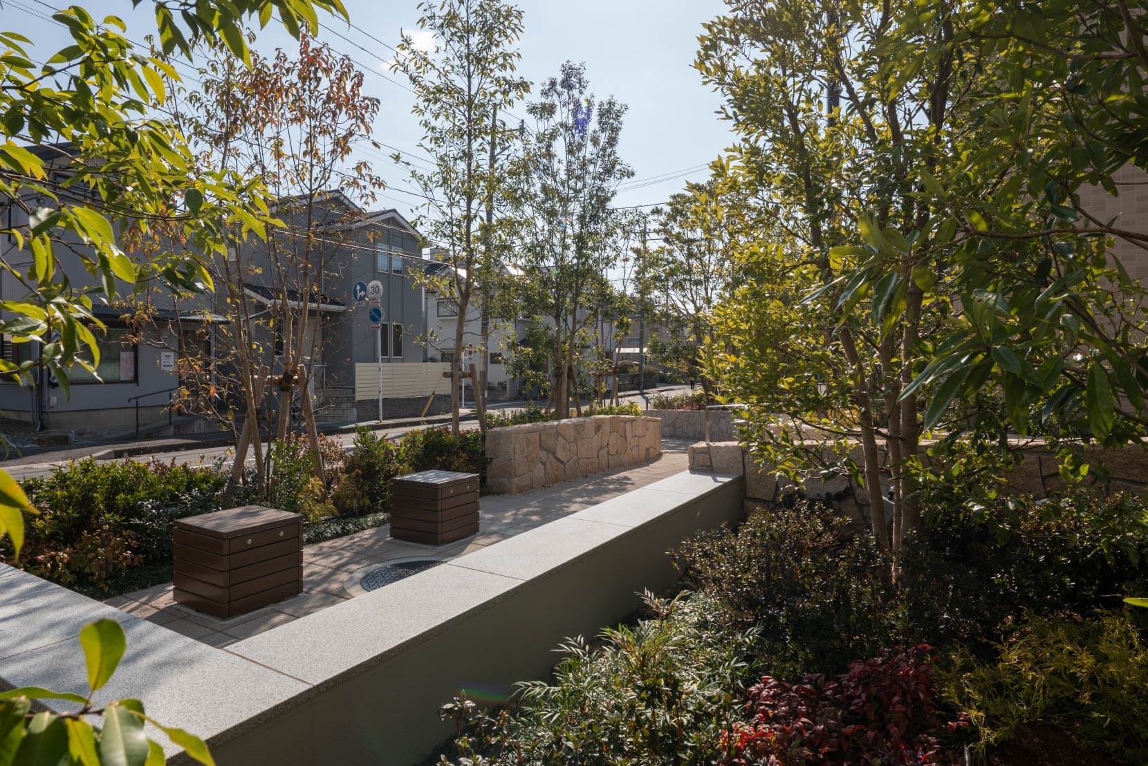 南側アプローチ