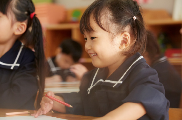 私立幼稚園の預かり保育料を”W”で助成