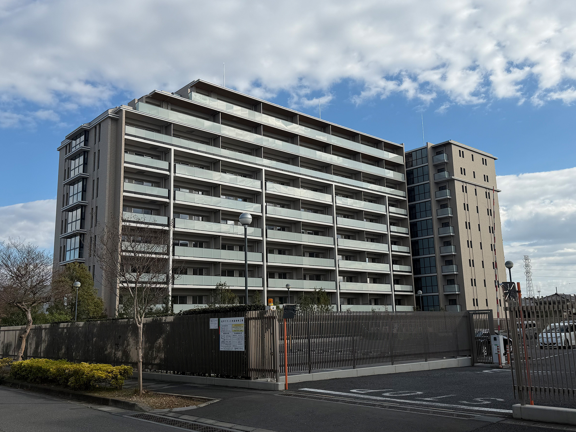 建物外観(2025年12月撮影)