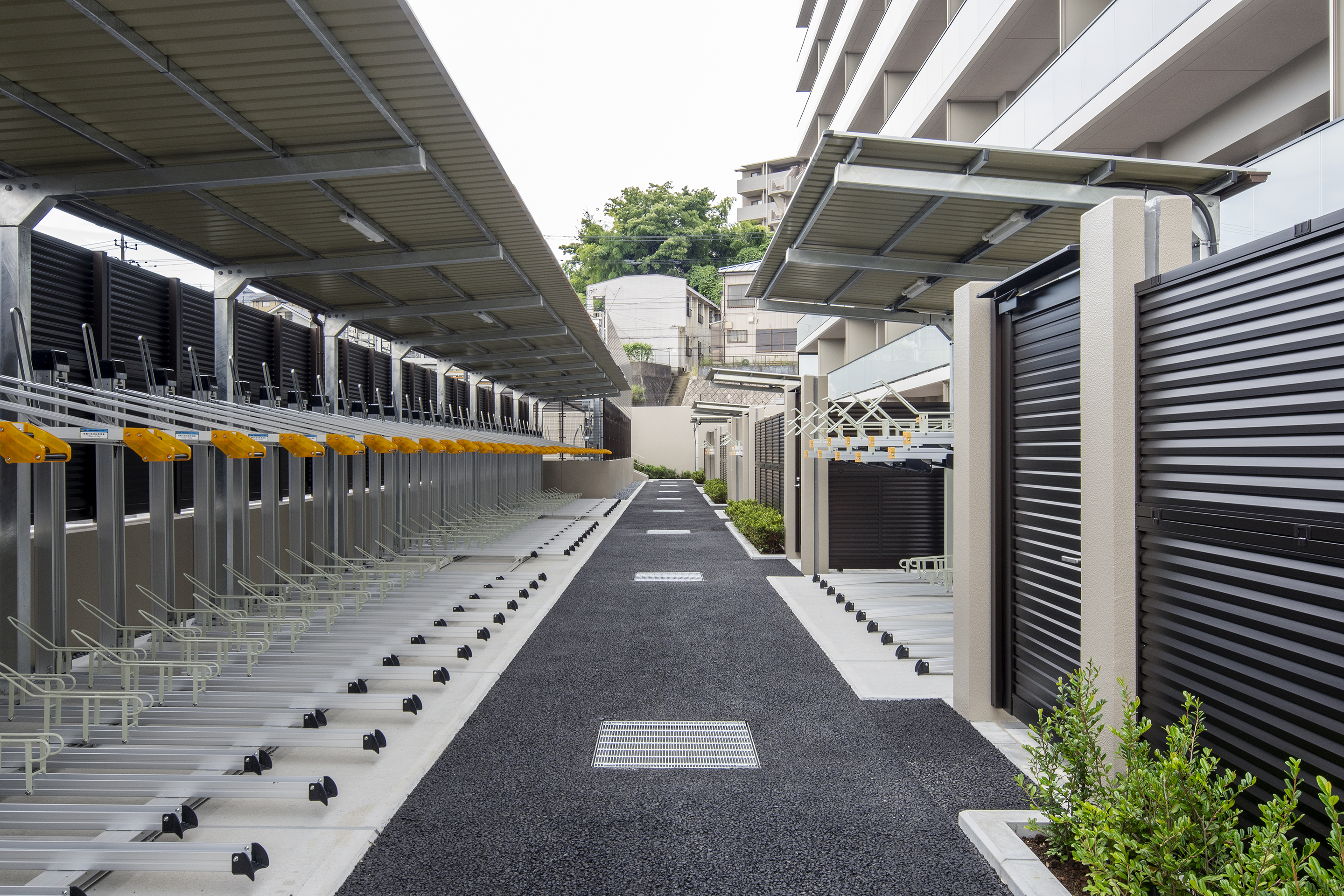 駐輪場・テラス出入口扉